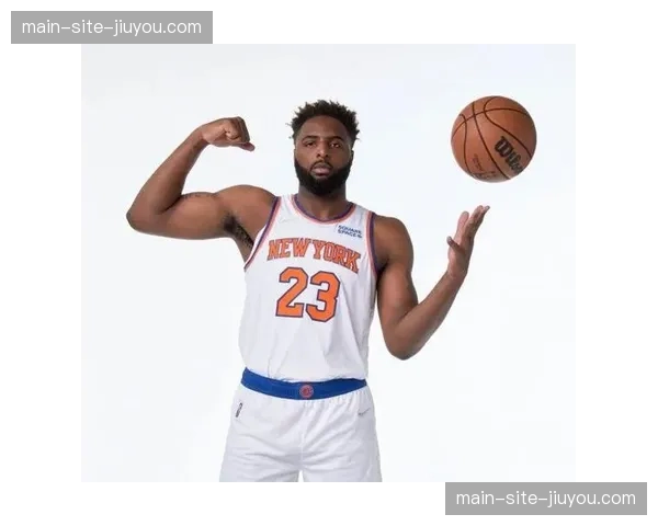 米切尔罗宾逊谈防守约基奇 称尽其所能限制超级球星 米切尔罗宾逊谈防守约基奇 称尽其所能限制超级球星