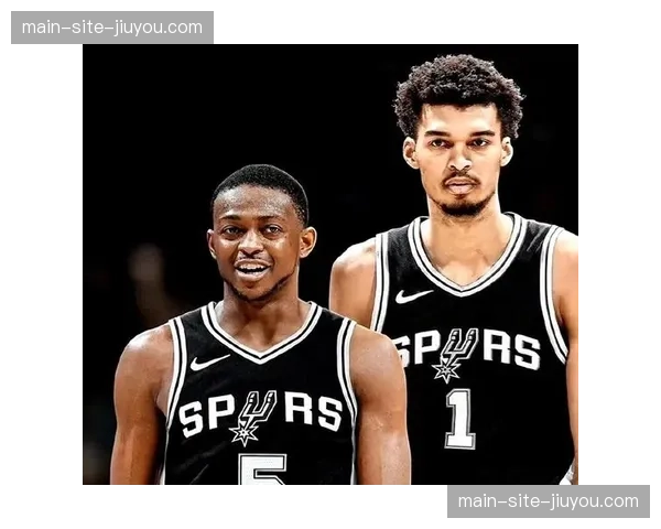 马刺防守端有文班坐镇 内线防守威慑力改变对手进攻选择